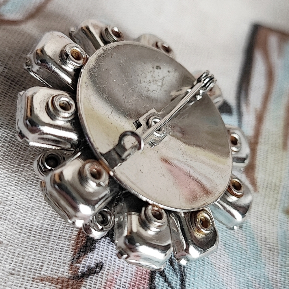 Clear Rhinestone Large Domed Unsigned Silver Tone… - image 5